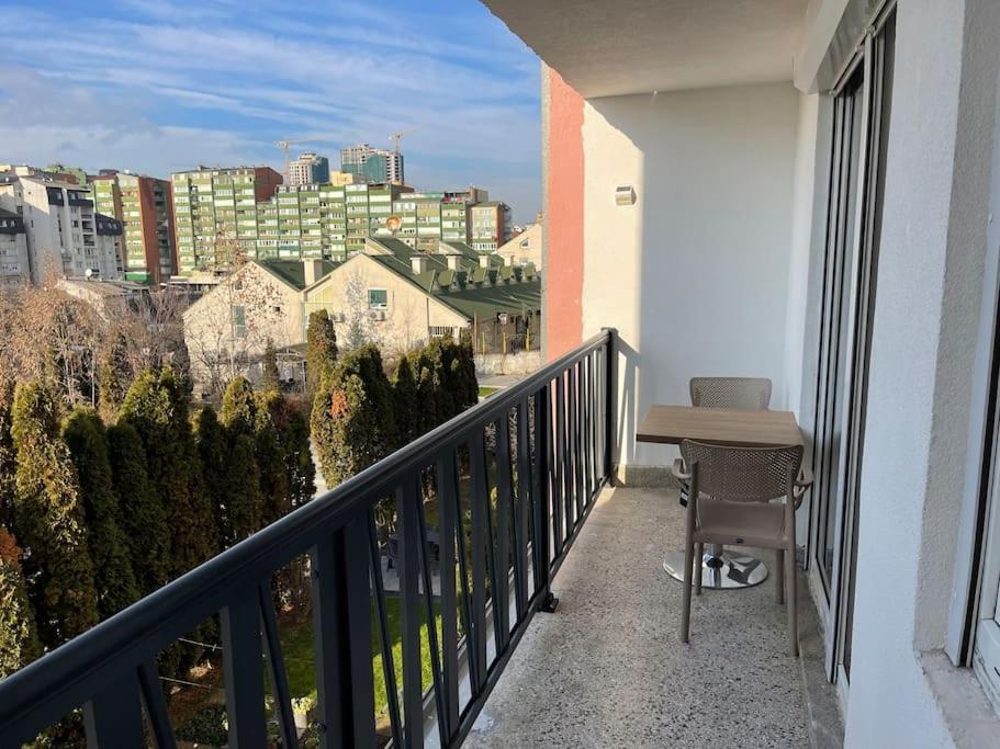 Idealapartments Llc 4 Пристина Екстериор снимка